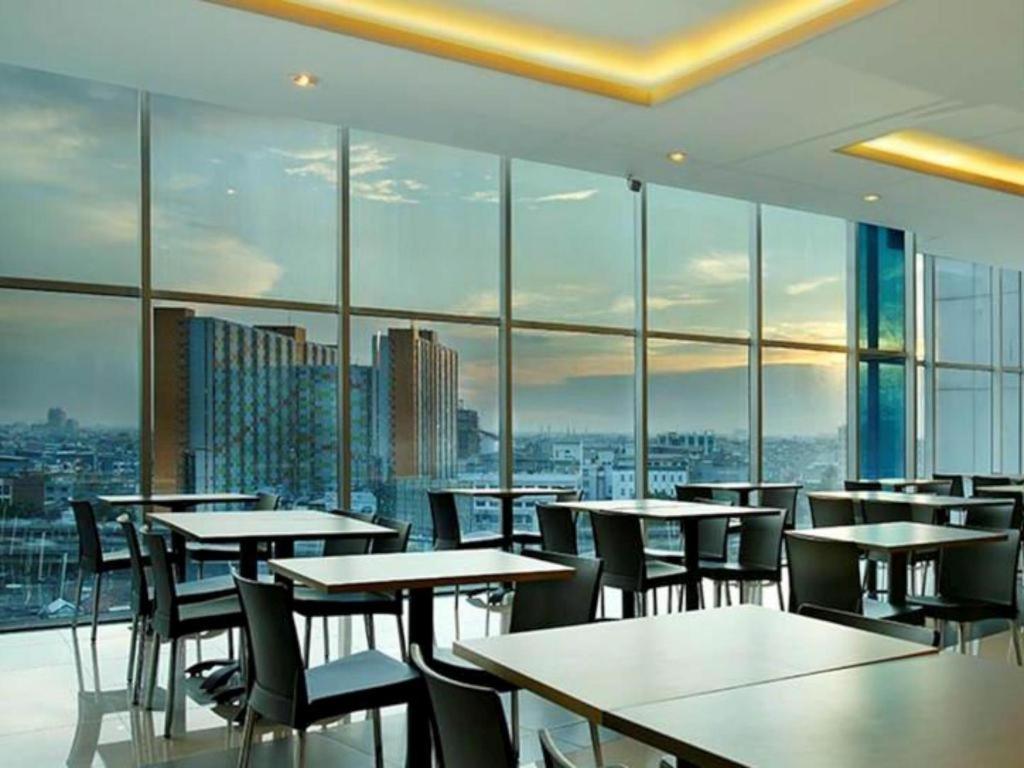 Amaris Hotel Seasons City Джакарта Экстерьер фото